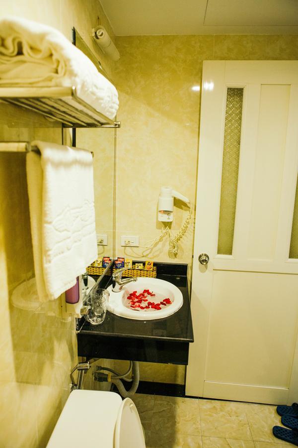 Tran Gia - Lang Ha Hotel Hanoi Exteriör bild